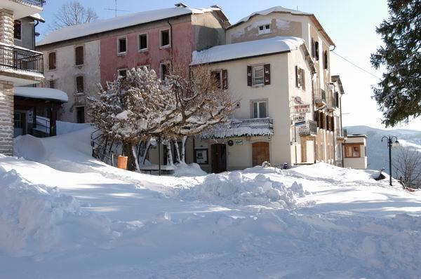 Albergo Ristorante Leso Bosco Chiesanuova Exterior foto